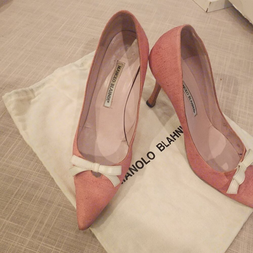 Manolo Blahnik Pink Linen Heels with Bow - Picture 6 of 6